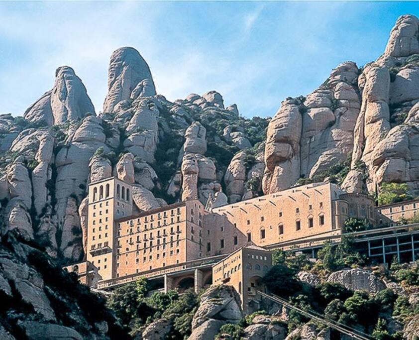 Piso En El Centro De Monistrol De Montserrat Exterior foto